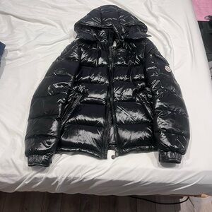 Black Maya Moncler jacket size M (2)